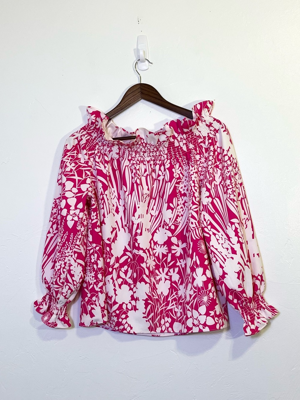 Tuckernuck Marguerite Blouse Pink White
Floral Off The Shoulder Top L